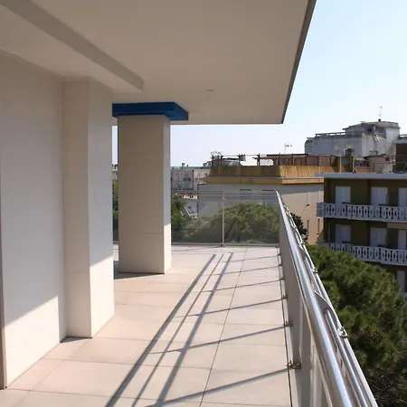 Nashira Apartments Lignano Sabbiadoro Exterior photo