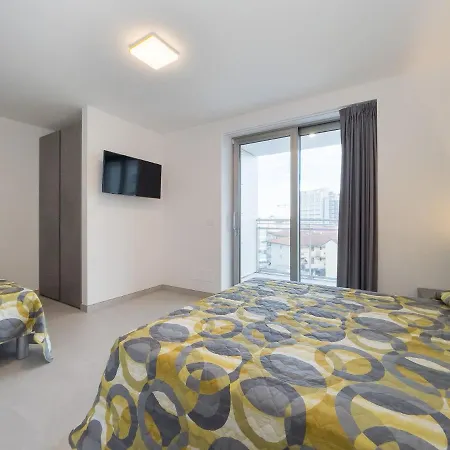 Nashira Apartments Lignano Sabbiadoro Exterior photo